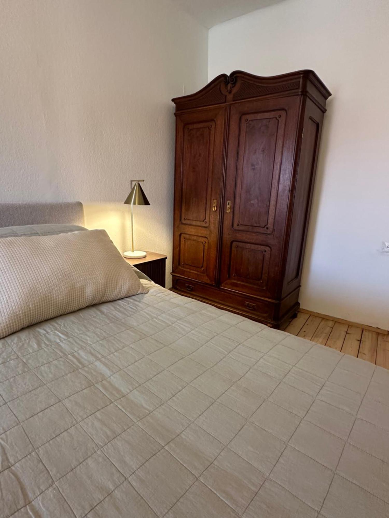 1464, Old Center Apartment