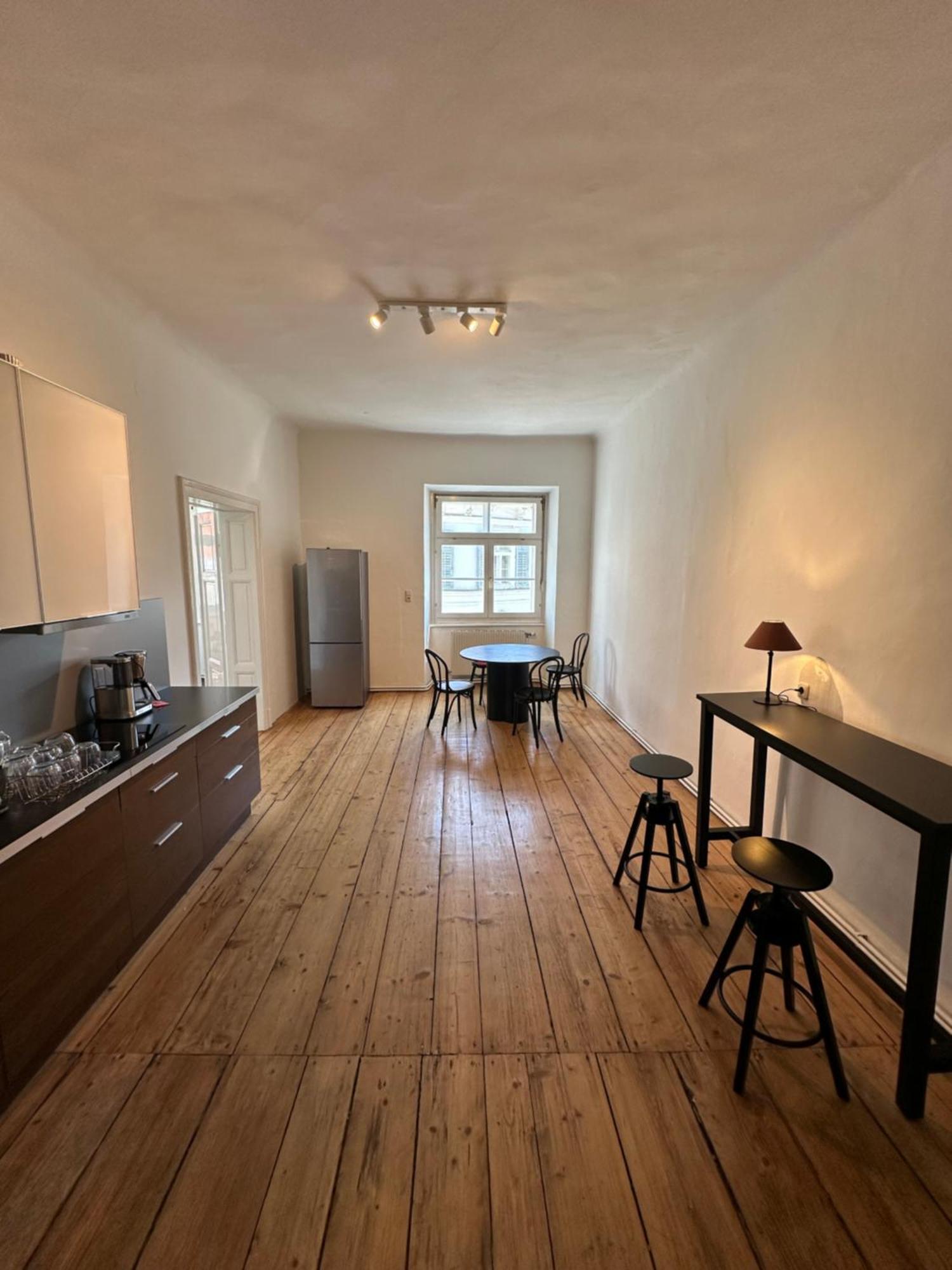 1464, Old Center Appartement